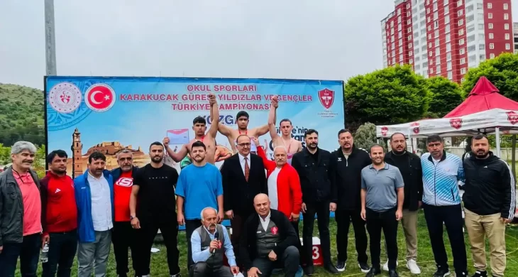 Elazığlı Pehlivan Bedirhan Çiçek Türkiye ikincisi oldu