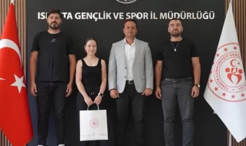 Elif Nur Mert’ten pistte 2 kupa başarısı