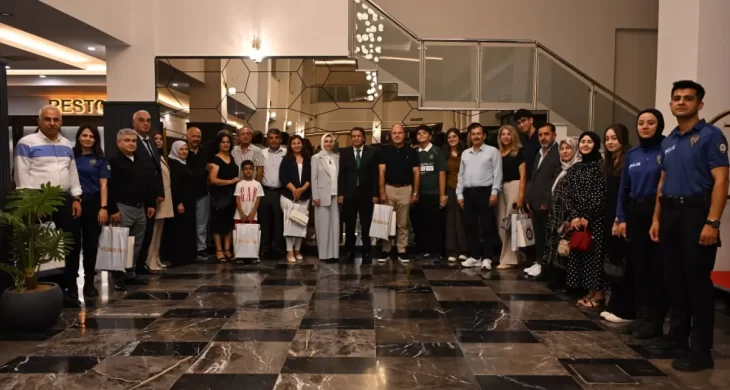 Emekli olan Polis memurlarına plaket
