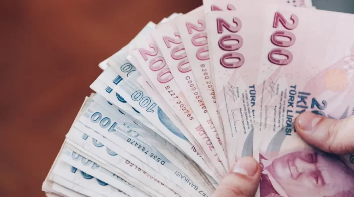 Emekliler bayram ikramiyesi artışını bekliyor