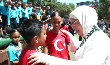 Emine Erdoğan: Afrikalı çocuklarımızla buluşmaktan mutluluk duydum