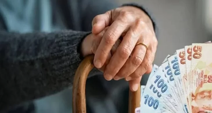 En düşük emekli aylığı farkı hesaplara geçiyor