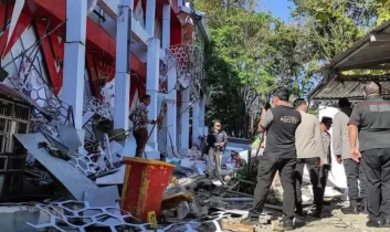 Endonezya’da 7,4 büyüklüğünde deprem: 1 kişi hayatını kaybetti