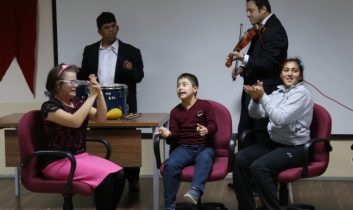 Engelli Öğrenciler Yeteneklerini Sergiledi