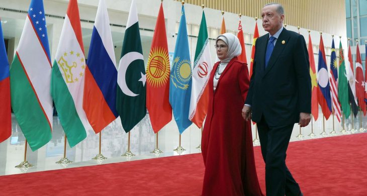 Cumhurbaşkanı Erdoğan ve eşi Emine Erdoğan Çin’de lider eşleriyle yemekte buluştu
