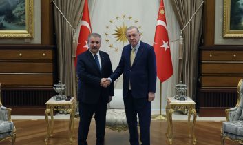 Cumhurbaşkanı Erdoğan, BBP Lideri Destici’yi Külliye’de ağırladı