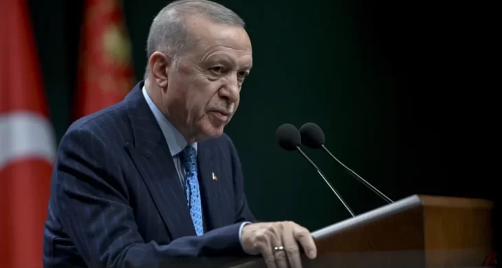 Cumhurbaşkanı Erdoğan: Laiklik arkasına saklanmayı bırakın, derdinizi açıkça söyleyin