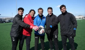 Erkan Kolçak Köstendil, Kars 36 Spor’un antrenmanını ziyaret etti