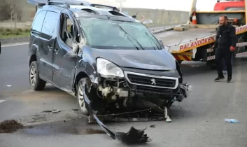 Erzurum’da kaza dehşeti: Kavşakta facianın eşiğinden dönüldü