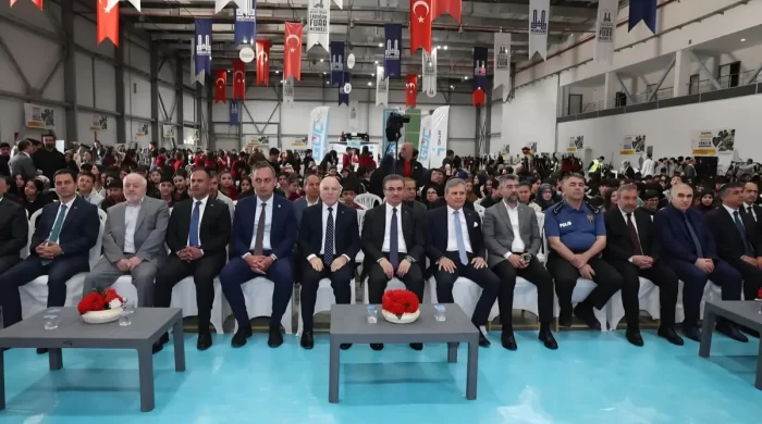 Erzurum’da gençler geleceğe yön veriyor