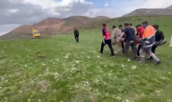 Erzurum’da nefes kesen kurtarma: Yaralı vatandaş helikopterle kurtarıldı