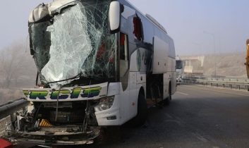 Erzurum’da yolcu otobüsü ile tır çarpıştı: 11 yaralı