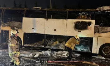 Esenler’de yolcu otobüsü alev alev yandı