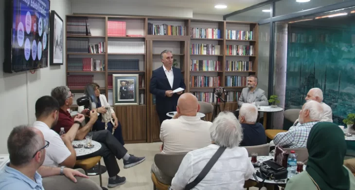 Eskader’in düzenlediği “Babıabi Sohbetleri” Programında, D. Mehmet Doğan konuşuldu