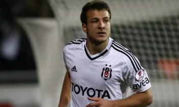 Eski futbolcu Batuhan Karadeniz’e “yasa dışı bahis” soruşturması