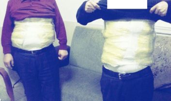 Vücutlarına Sarılı Toz Esararla Yakalandılar