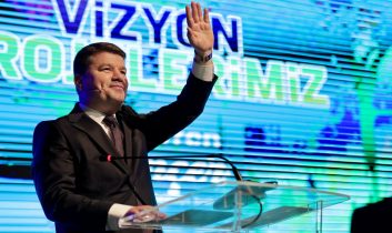 Dinçer Aksaray’ı Geleceğe Taşıyacak Projelerini Tanıttı