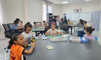 Eyyübiyeli çocuklar robotik kodlama öğreniyor