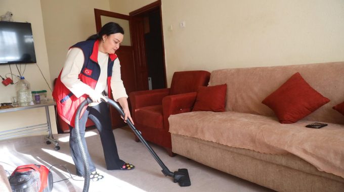 Aksaray’da Bayrama Hazırlık: Evde Temizlik ve Kişisel Bakım Desteği