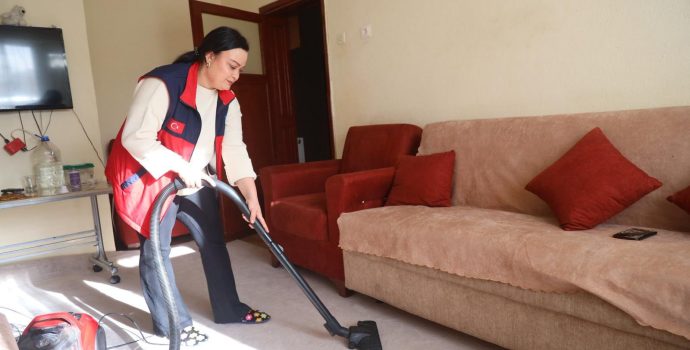 Aksaray’da Bayrama Hazırlık: Evde Temizlik ve Kişisel Bakım Desteği