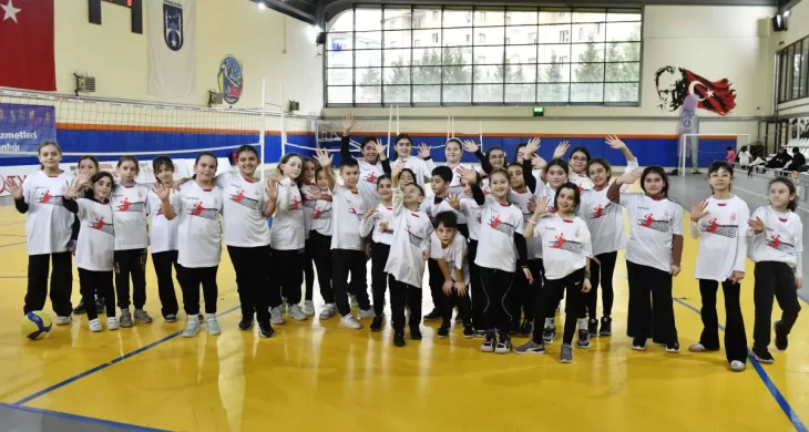 “Fabrika voleybol” projesi sayesinde 290 çocuk fileyle tanıştı