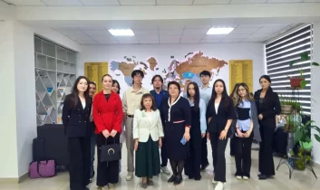 Farabi Dünyası – 2026 konferansı kapsamında yenilikçi dil öğretimi tartışıldı