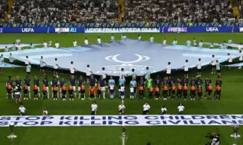 UEFA süper kupa maçında “Sivilleri Öldürmeyi Bırakın” mesajı