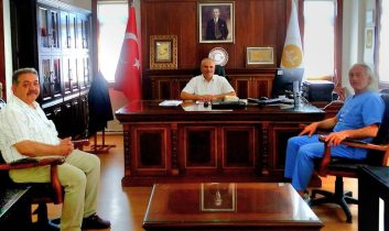 İlçe Sağlık Müdüründen Müftü Süsün’e hayırlı olsun ziyareti