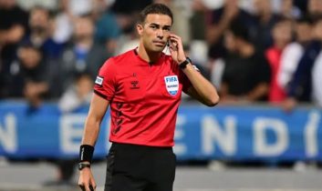 Fenerbahçe–Beşiktaş derbisinin hakemi Oğuzhan Çakır oldu