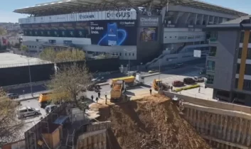 Fenerbahçe Chobani Stadyumu’nun yakınında istinat duvarı çöktü
