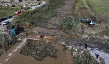 Foça’da sel faciası: Kayıp vatandaşın cansız bedenine ulaşıldı