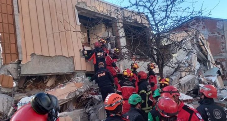 Gebze’de 7 Katlı Bina Çöktü