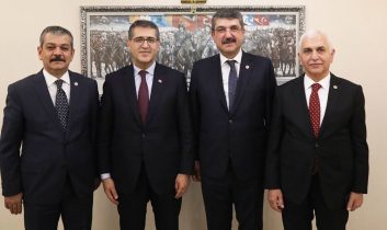 Batman’a 3 kritik yatırım için talep