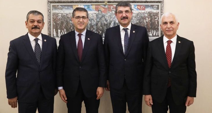 Batman’a 3 kritik yatırım için talep