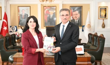 Gazetecilik Bölüm Başkanı Köseoğlu’ndan Vali Baruş’a ziyaret
