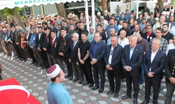Gazi Özcan’ın cenazesi Çay ilçesinde askeri törenle toprağa verildi