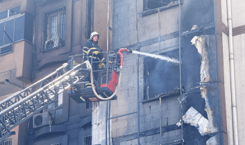 Gaziantep’te 5 katlı binada yangın: 15 kişi dumandan etkilendi