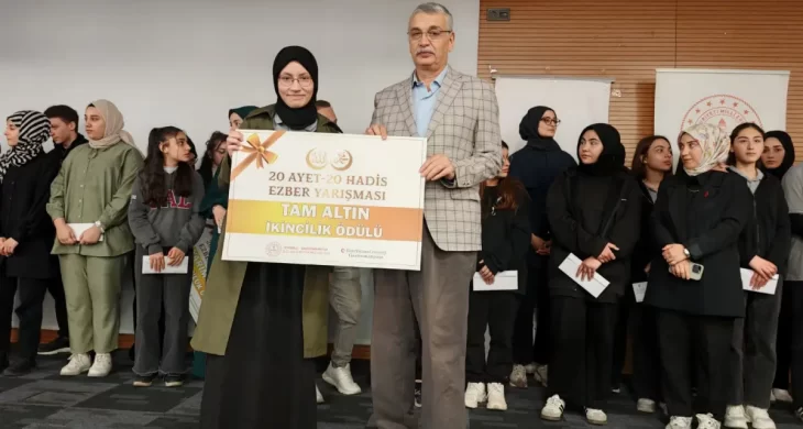 Gaziosmanpaşa’da “20 Ayet 20 Hadis” yarışma heyecanı