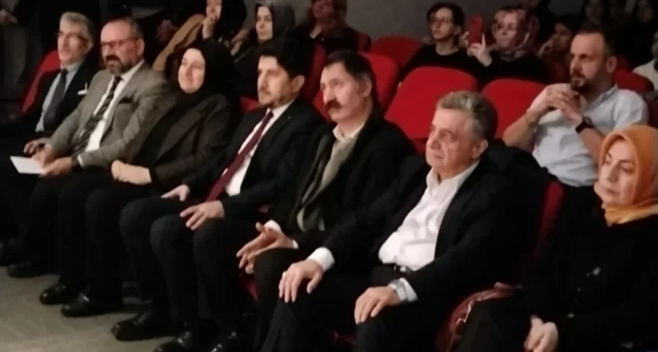 Gaziosmanpaşa’da edebiyat rüzgârı: Cahit Sıtkı Tarancı şiirlerle anıldı