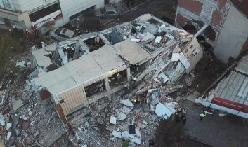 Gebze’de çöken bina enkazdan bir çocuğun cansız bedeni çıkarıldı