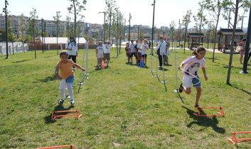 Geleneksel sokak oyunları millet bahçelerine taşındı