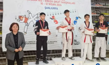 Genç tekvandocular Şanlıurfa’da zirveyi zorladı