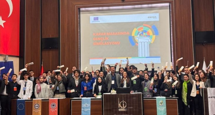 Gençler Keçiören’de meclis koltuğuna oturdu: “Karar Masasında Gençlik” yoğun ilgi gördü