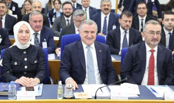 Bak’tan Kırmızı Kart’a “VAR’dan döner” Cevabı