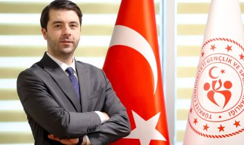 Dr. Enes Efendioğlu 2. kez CDEJ yönetimine seçildi