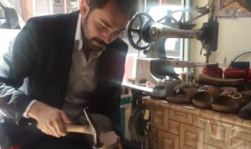 Ak Gençlik 1 Mayıs’ta Çalışan İşçi İle Birlikte Çalıştı