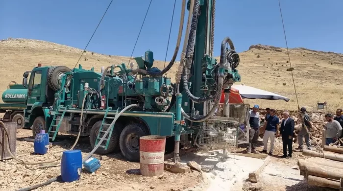 Gercüş’te köylerin ihtiyaçları için çalışmalar sürüyor