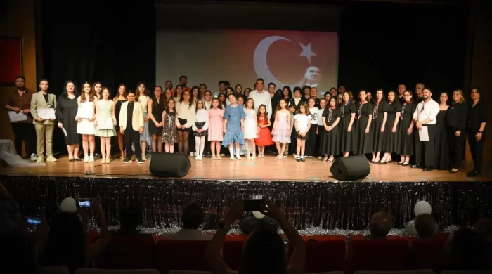 Giresun’da sanat gecesi düzenledi
