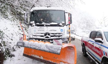 Giresun Belediyesi Kar Mücadelesi Devam Ediyor