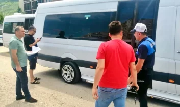Giresun’da film kaplı dolmuşlara denetim